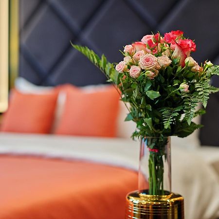 Hotel Pupin Novi Sad Ngoại thất bức ảnh A bouquet of flowers