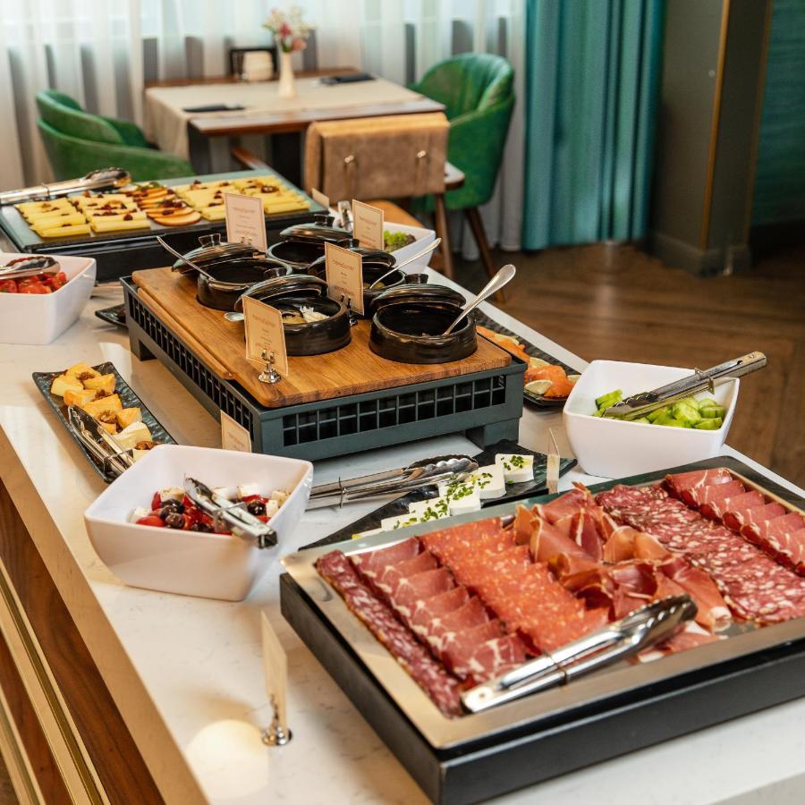 Hotel Pupin Novi Sad Ngoại thất bức ảnh