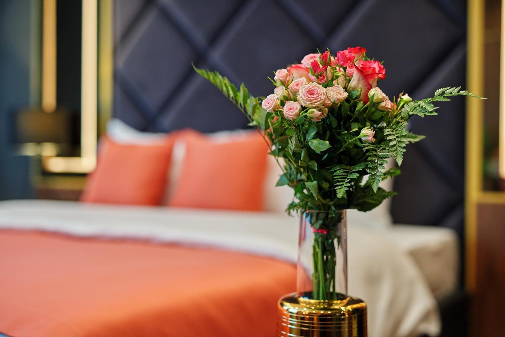 Hotel Pupin Novi Sad Ngoại thất bức ảnh A bouquet of flowers