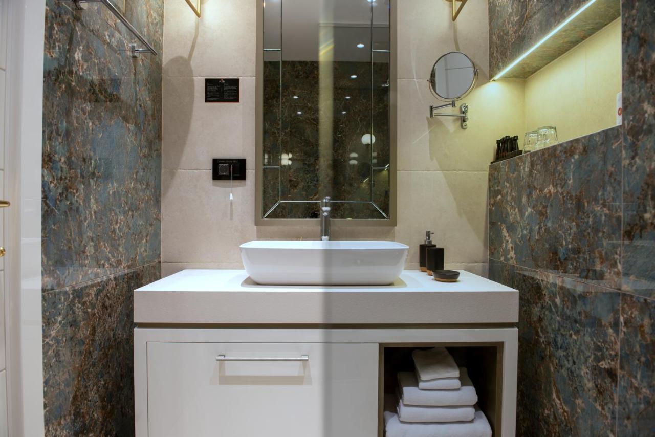 Hotel Pupin Novi Sad Ngoại thất bức ảnh Bathroom